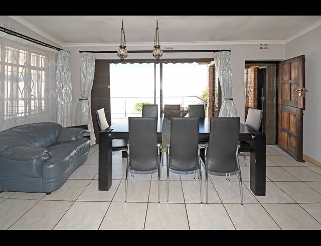 3 BEDROOM HOUSE FOR SALE IN CROSBY